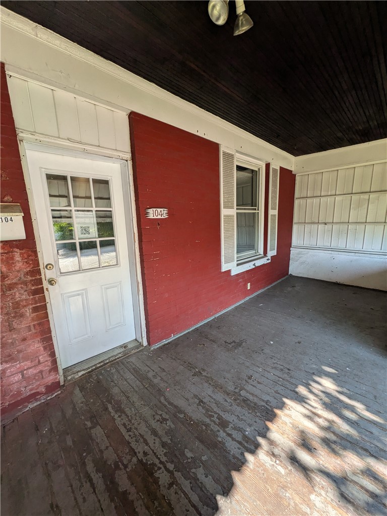 104 Fulton Pl — photo 2