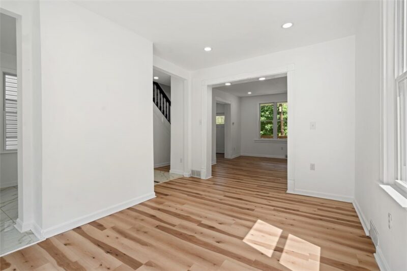 804 Dubois St — photo 8