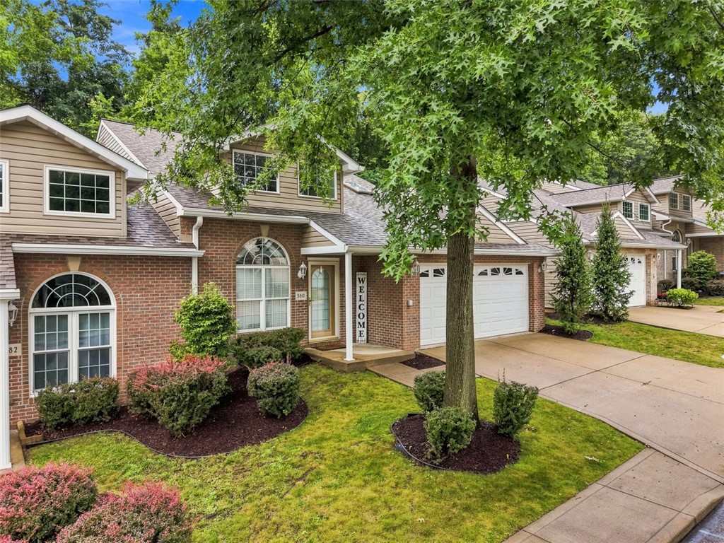 580 Newport Dr — photo 1