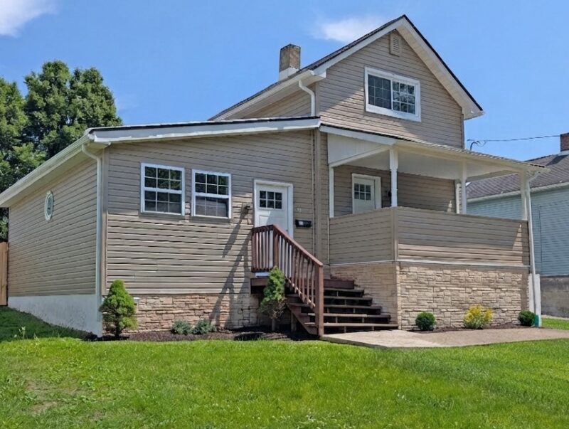 31 Augusta Ave — photo 2