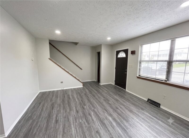 71 Meanor St — photo 2