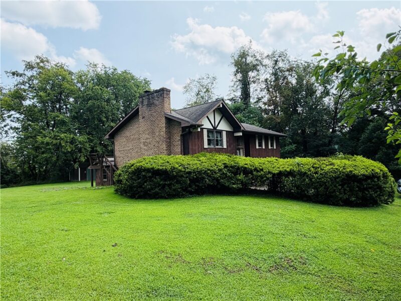 225 E End Rd — photo 2
