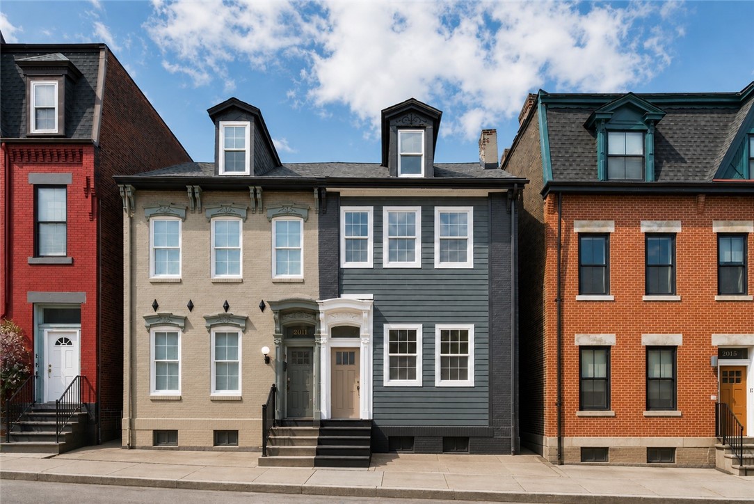 2013 Forbes Ave — photo 1