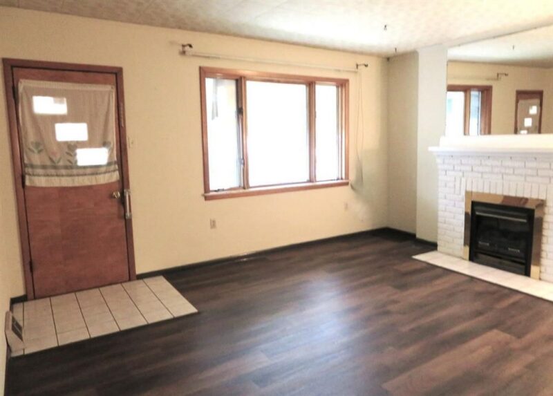1707 Lenz Ave — photo 3