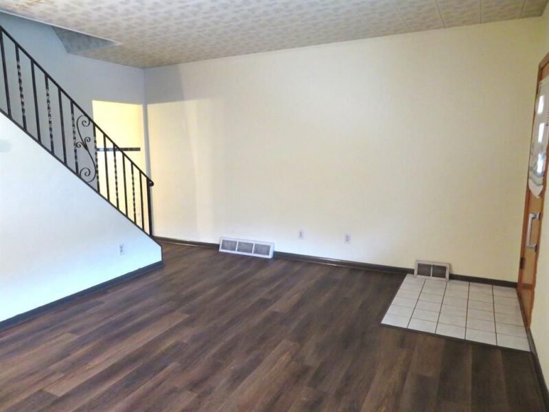 1707 Lenz Ave — photo 4
