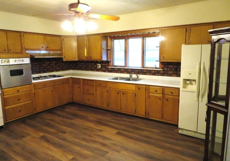 1707 Lenz Ave — photo 5