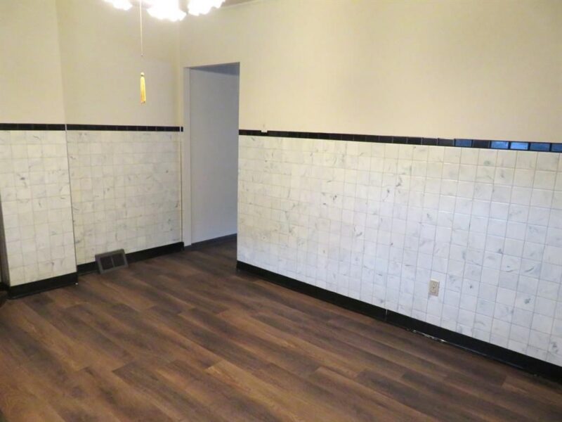 1707 Lenz Ave — photo 8