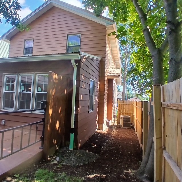 110 W Garfield Ave — photo 3