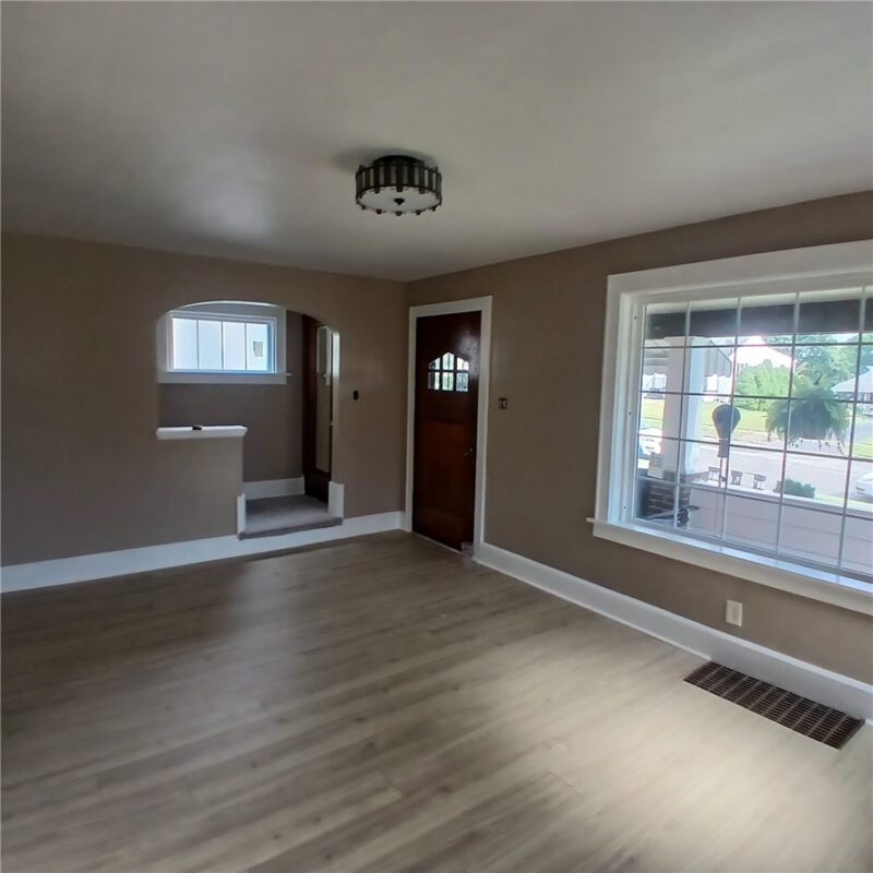 110 W Garfield Ave — photo 7