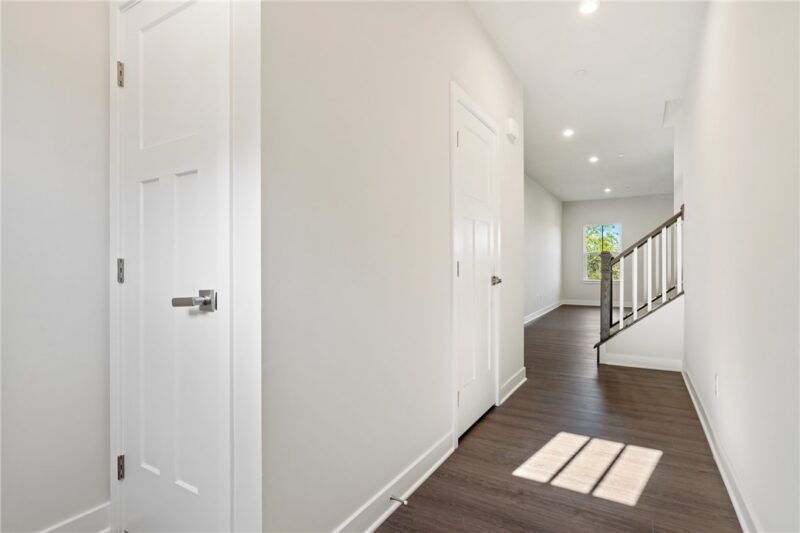 3007 Curtis Circle — photo 2