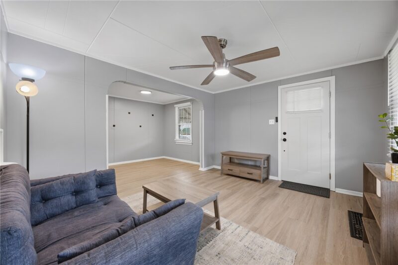 2101 Wesley St — photo 4