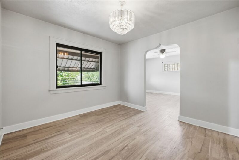 2535 Homehurst Ave — photo 8