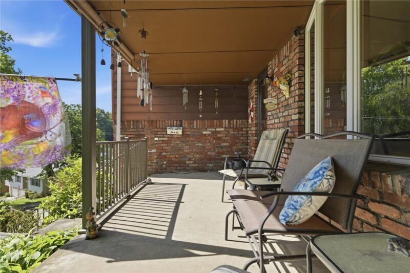 107 Jeanine Ct. — photo 2