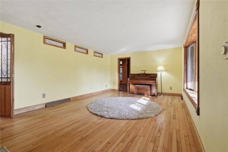 107 Jeanine Ct. — photo 3