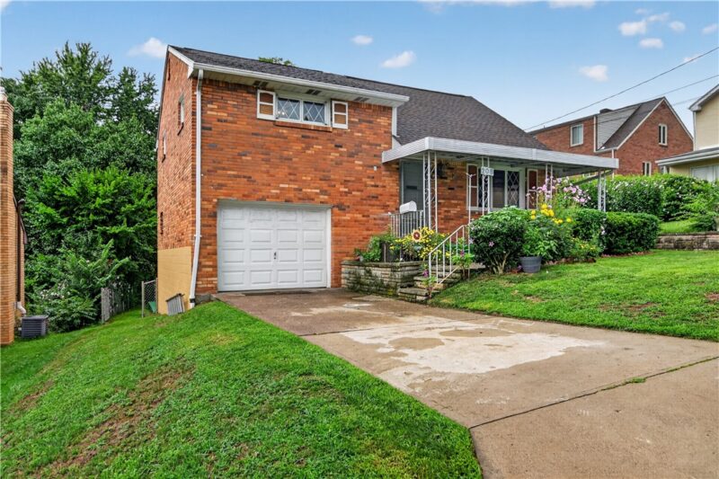 208 Tyrol Dr — photo 3