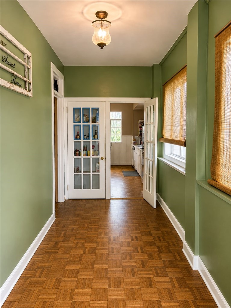 121 Center Ave — photo 2