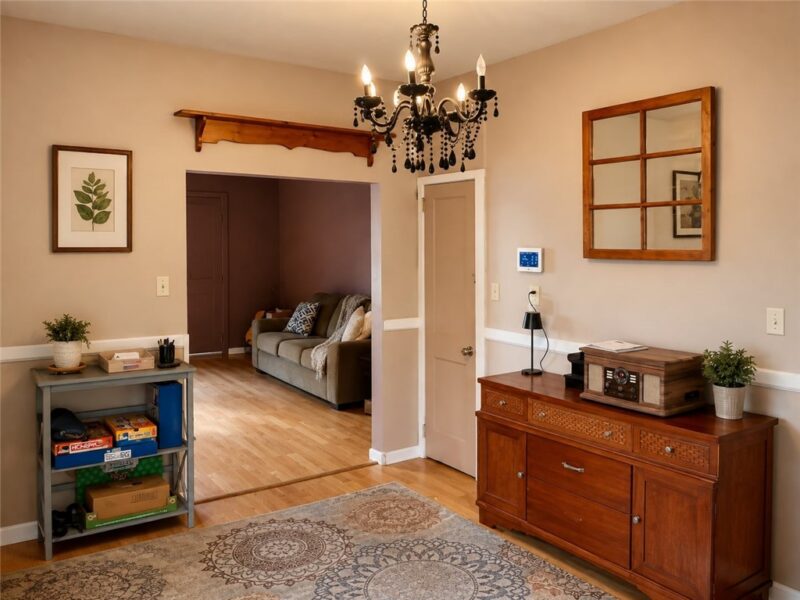121 Center Ave — photo 5