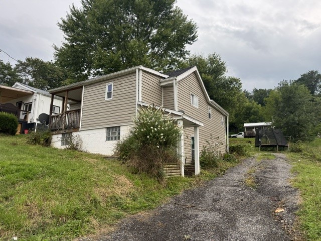 1227 Davis Ave — photo 1