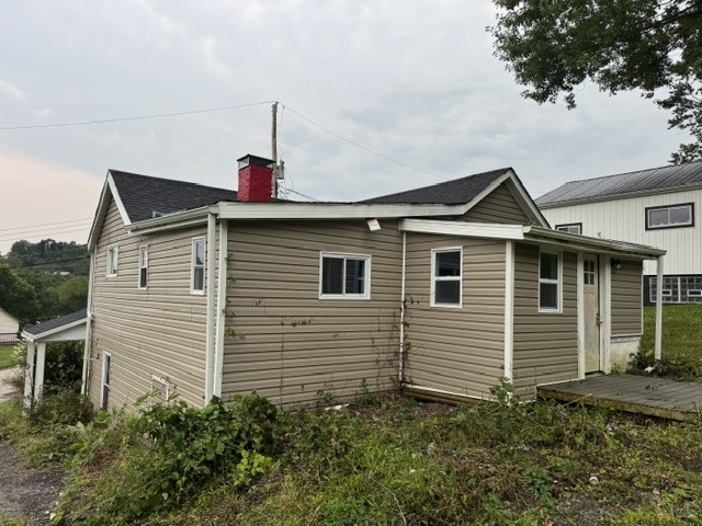 1227 Davis Ave — photo 2