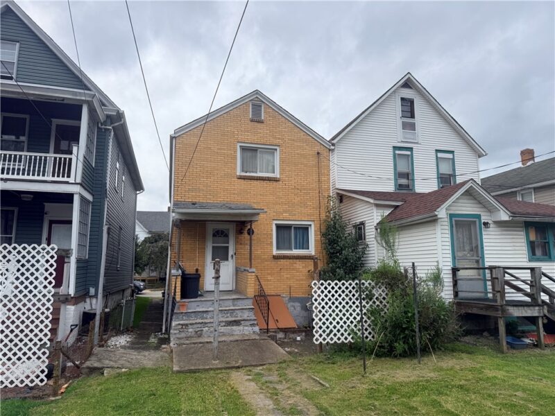 704 5th Ave — photo 3