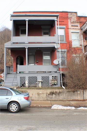 556 Middle Ave — photo 1