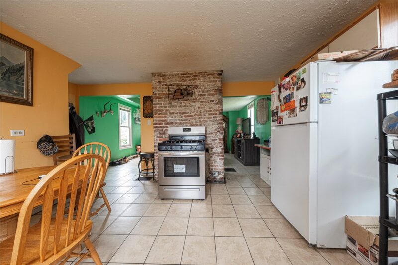 1362 E Maiden St — photo 3