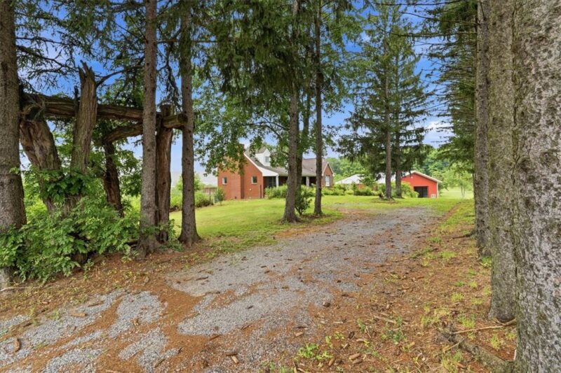1208 Rt. 18 — photo 3