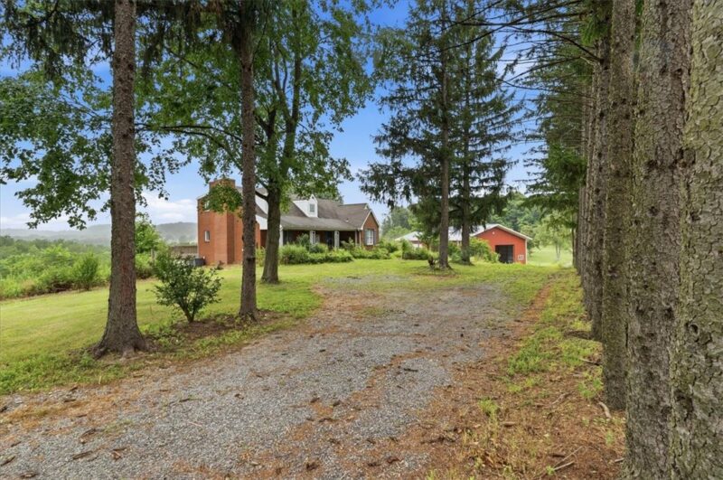 1208 Rt. 18 — photo 4
