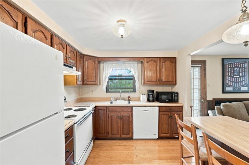 158 Heather Dr — photo 8
