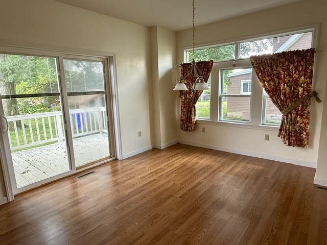 301 Clinton St — photo 4