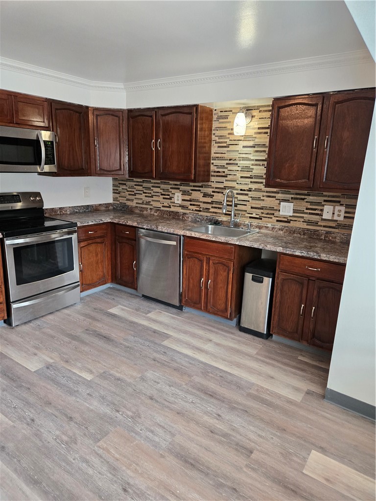 454 Gleneagle Ct — photo 8