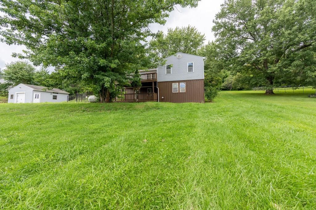 208 McCleary ROAD — photo 1