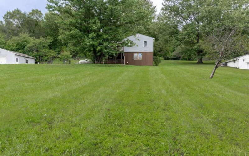 208 McCleary ROAD — photo 3