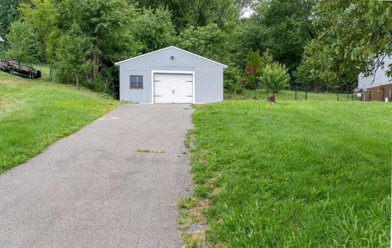 208 McCleary ROAD — photo 4