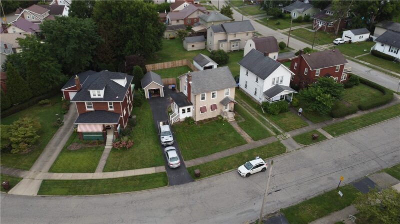 375 Wengler Ave — photo 3