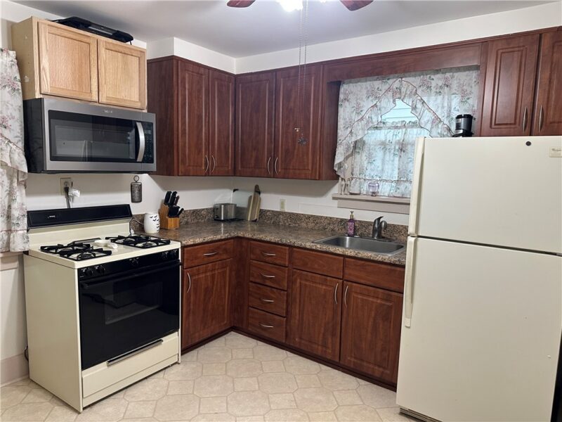 375 Wengler Ave — photo 5