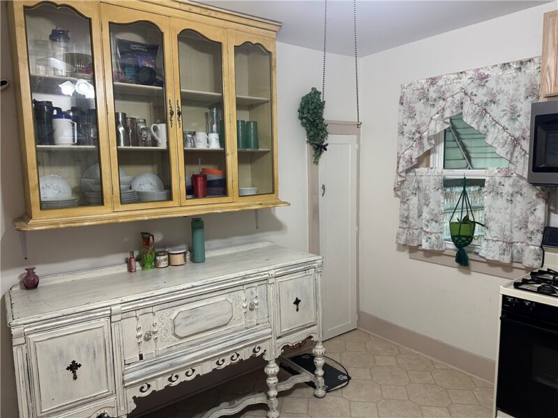 375 Wengler Ave — photo 7