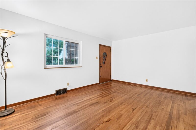 223 Montana St — photo 4