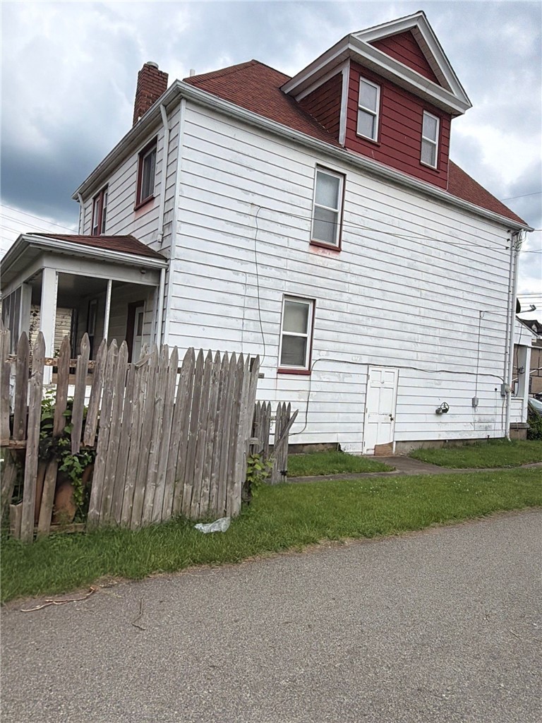 910 Lincoln Ave — photo 4