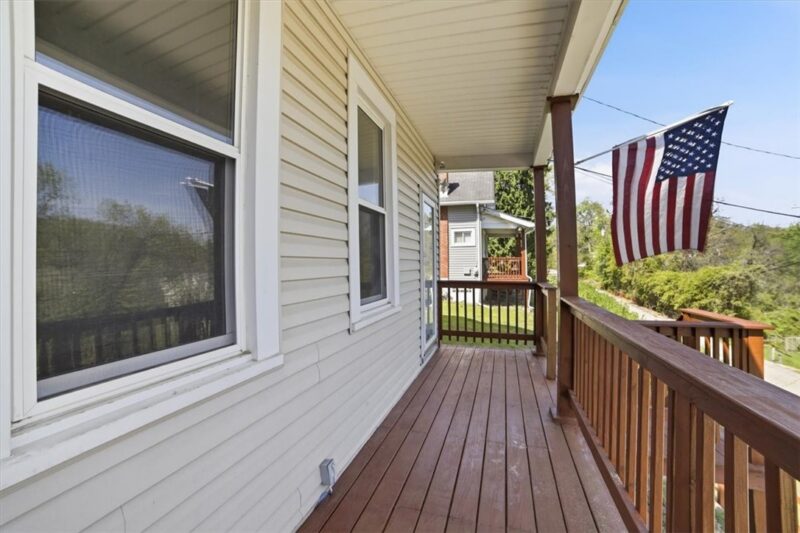 1237 Ledgedale St — photo 2