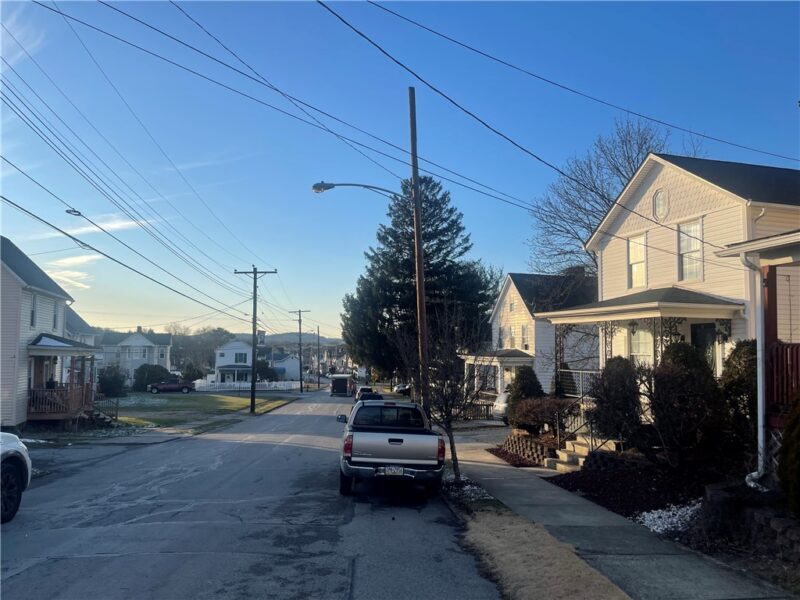 339 Maple Ave — photo 2