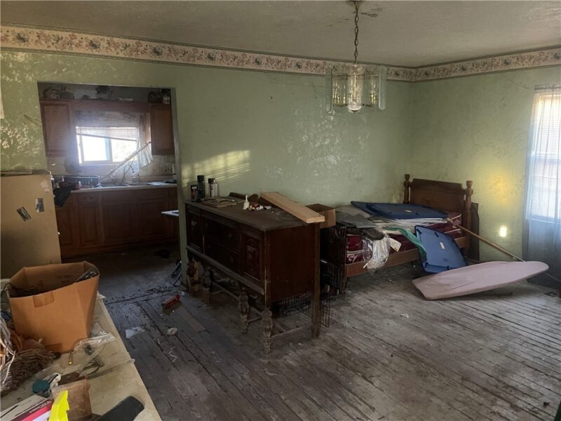 339 Maple Ave — photo 4