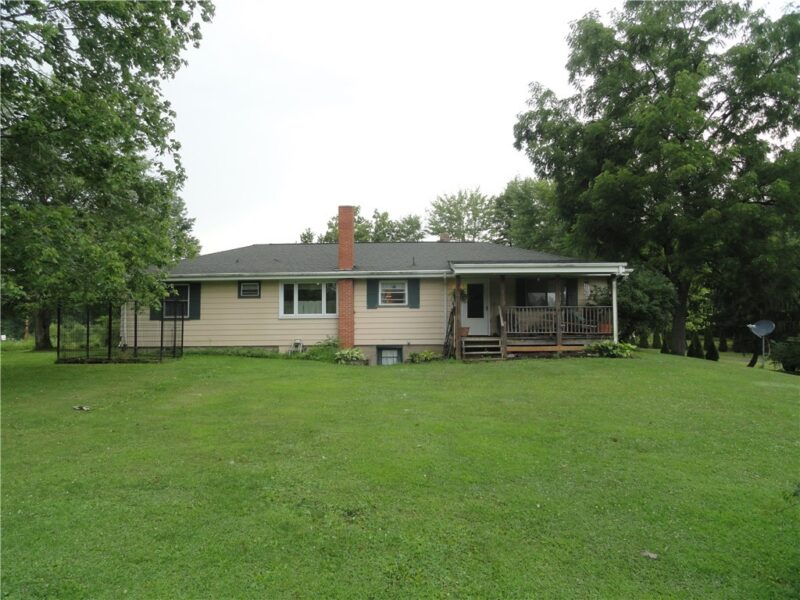2049 Prospect Rd — photo 2