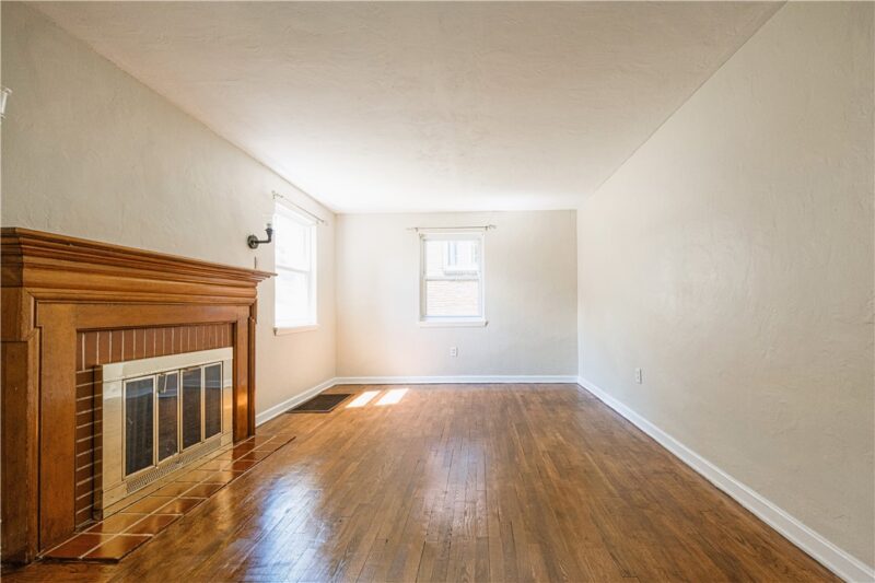36 Hempstead Ave. — photo 2