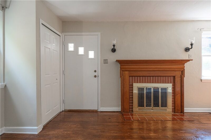 36 Hempstead Ave. — photo 3