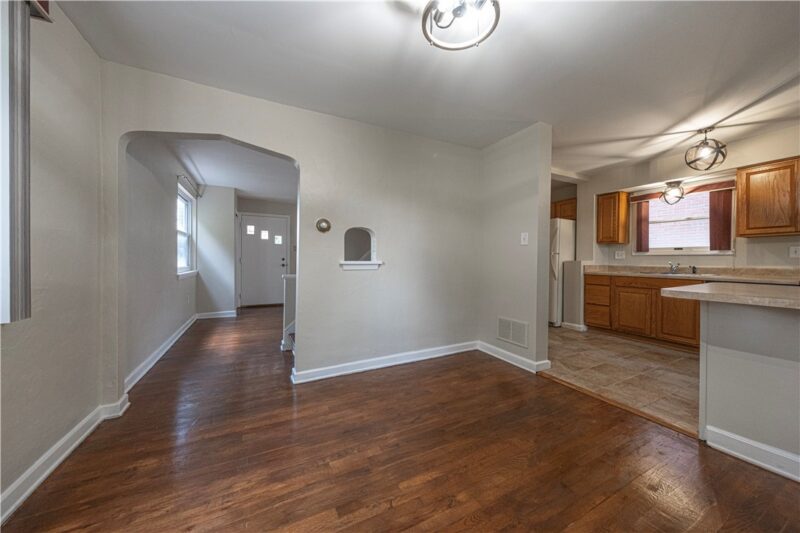 36 Hempstead Ave. — photo 5