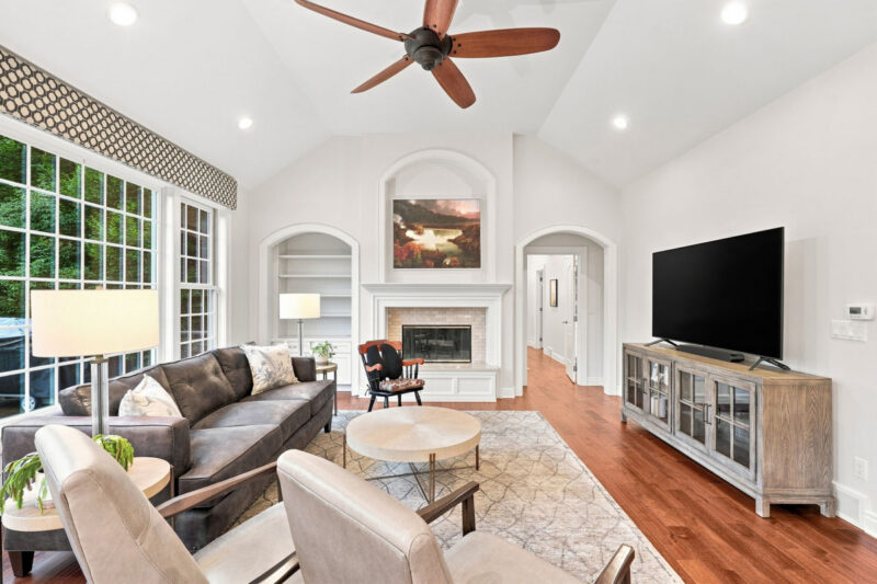 921 Red Oak DRIVE — photo 6