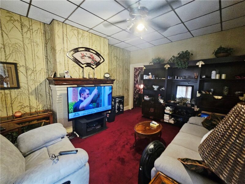 2303 Sarah St — photo 2