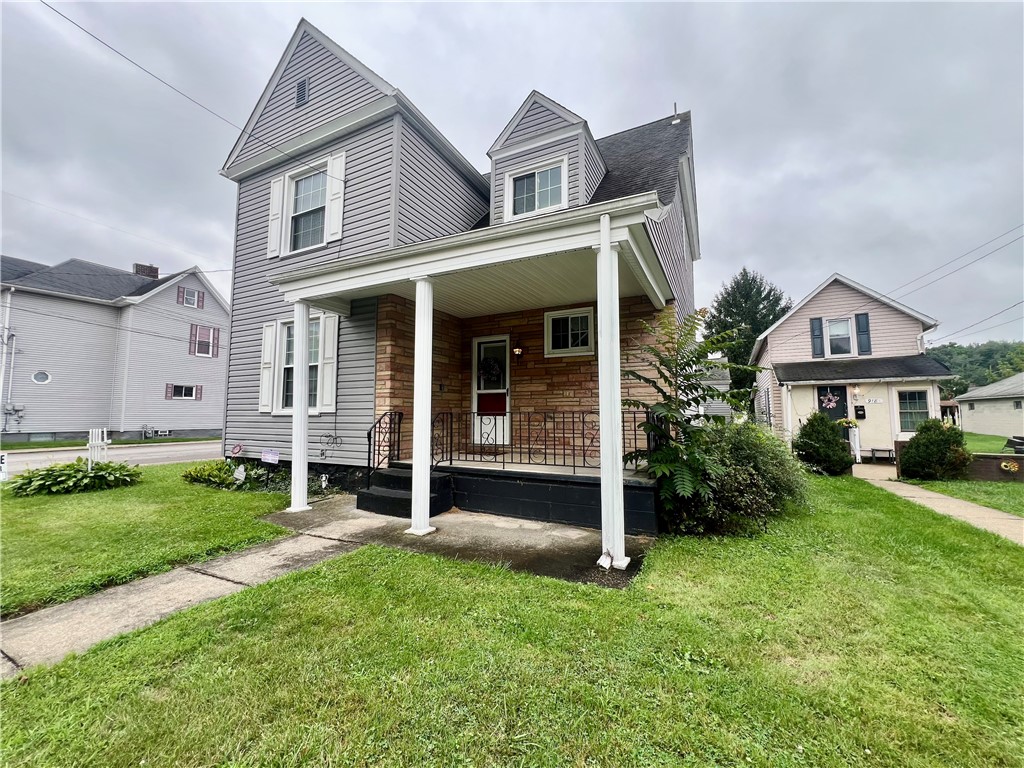 920 Dewey Ave — photo 1