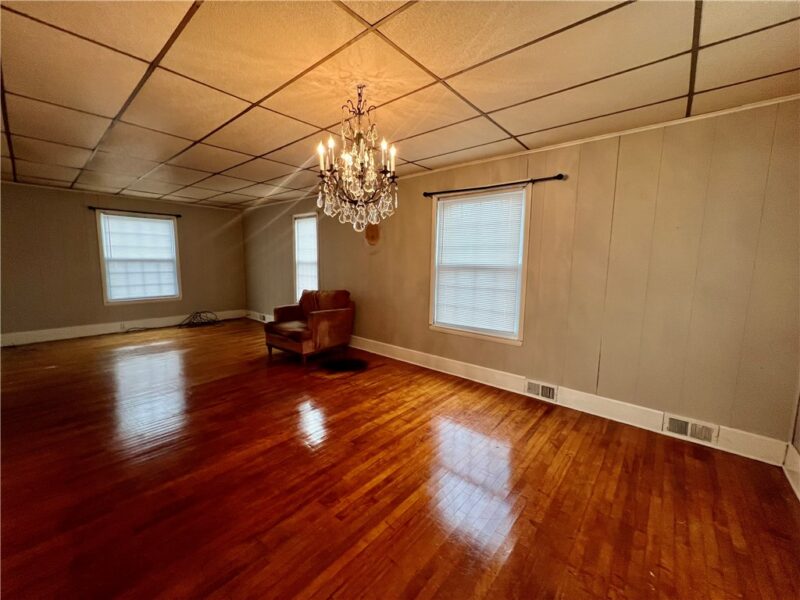 920 Dewey Ave — photo 5